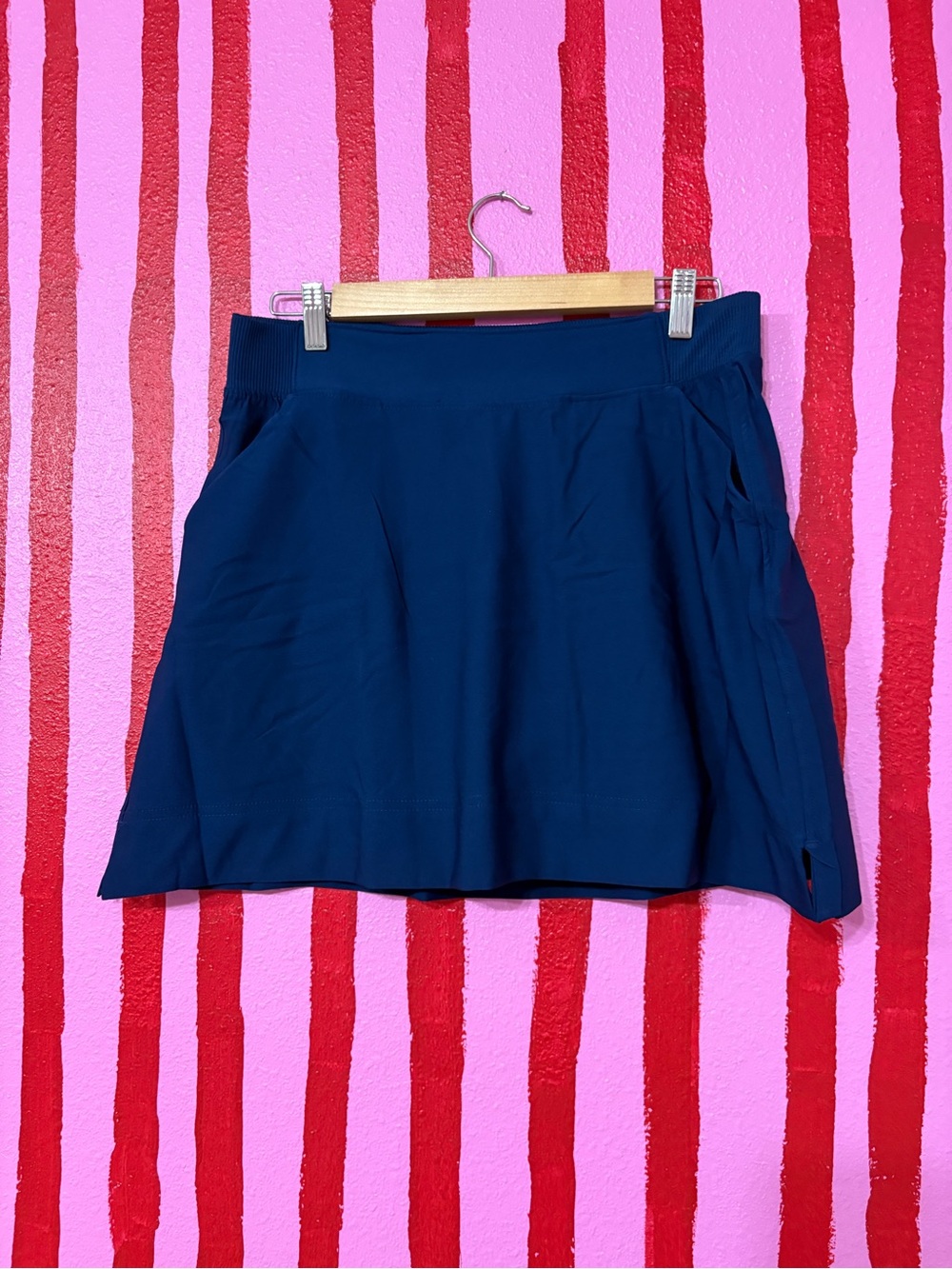 Serra Navy Athletic Skirt with Side Pockets